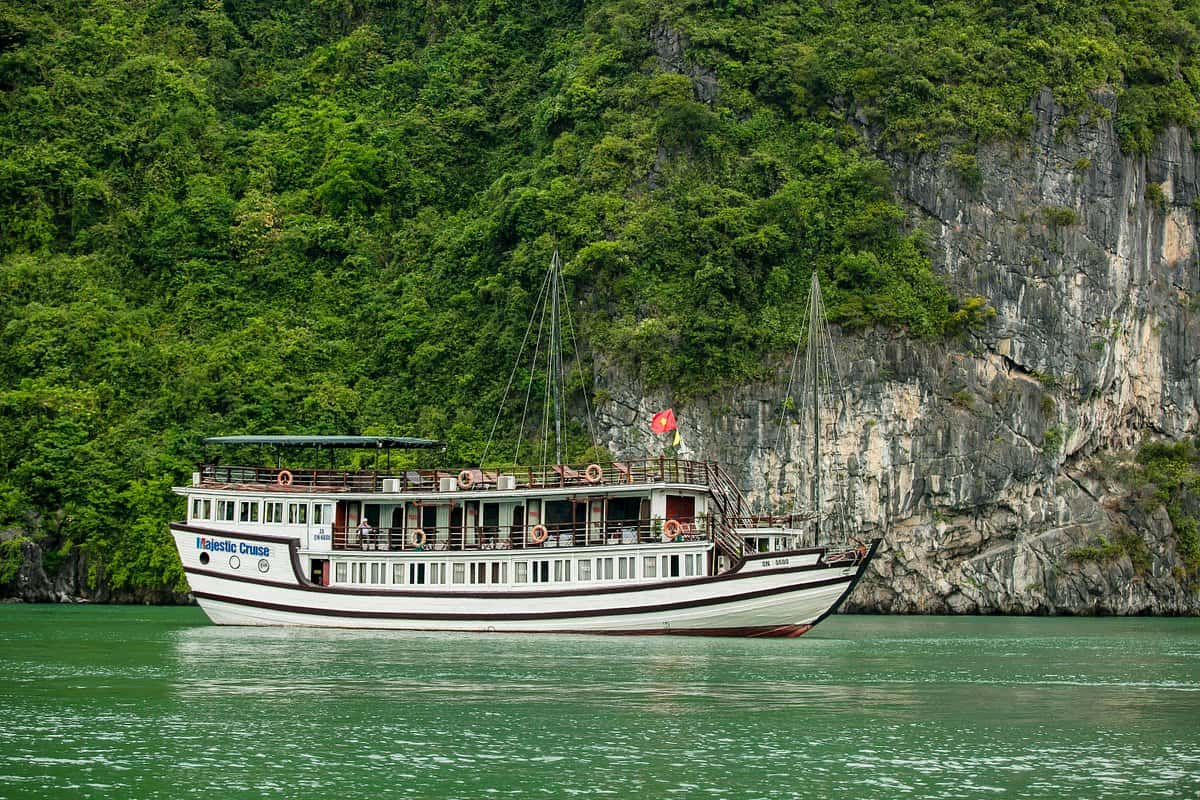 Cruising majestic Ha Long Bay